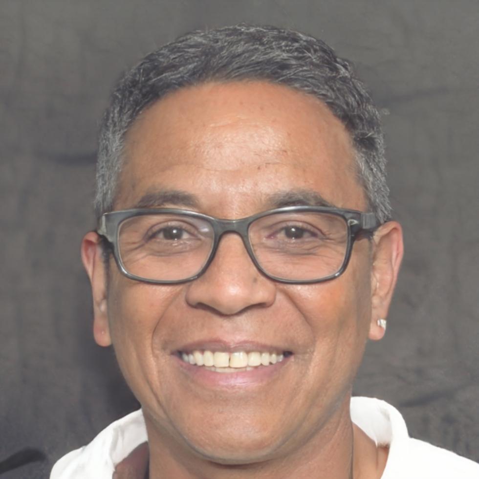 Ruslan Tahmazov discussing floral composition options